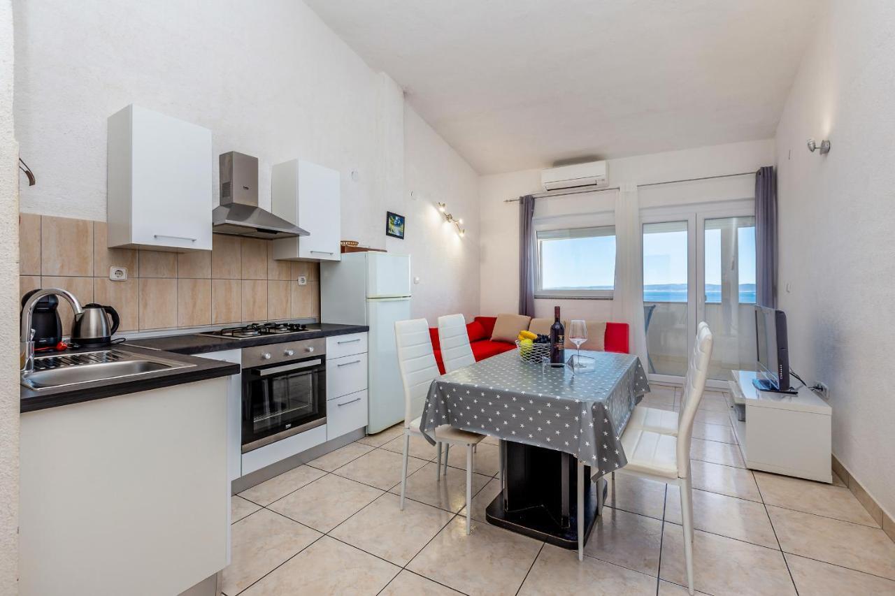 Private Apartment *
